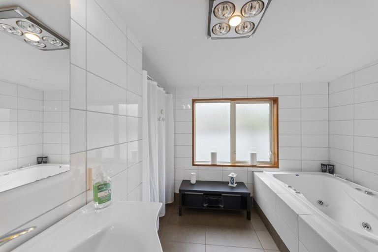 Photo of property in 7a Margate Street, Waihola, Milton, 9073