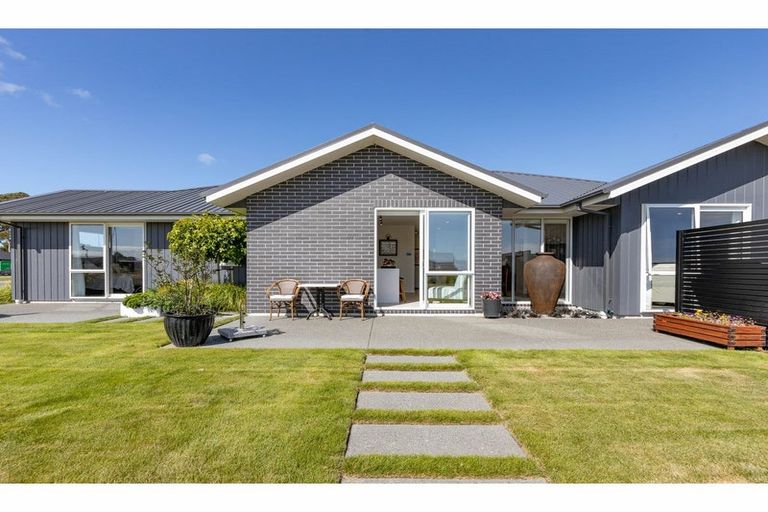 Photo of property in 1 Tara Crescent, Woodend, 7610