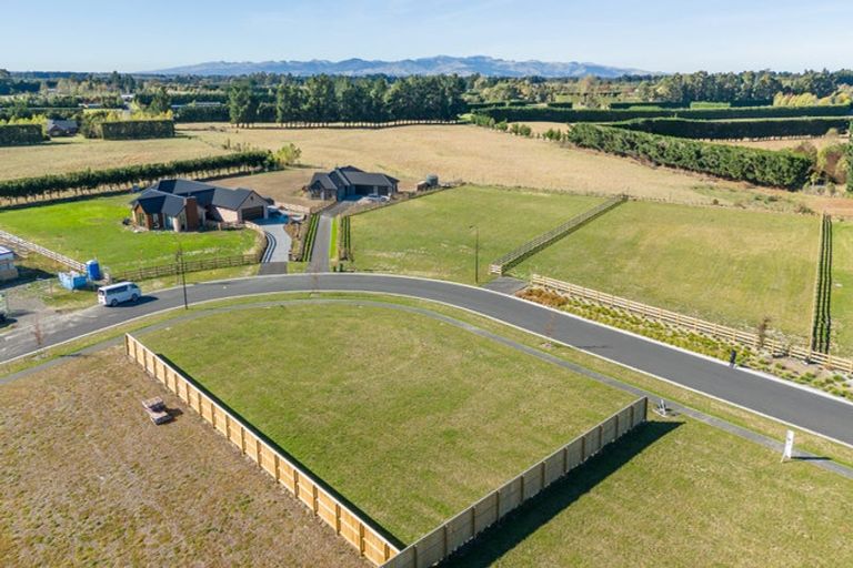 Photo of property in 74 Ridgeland Way, West Melton, 7618