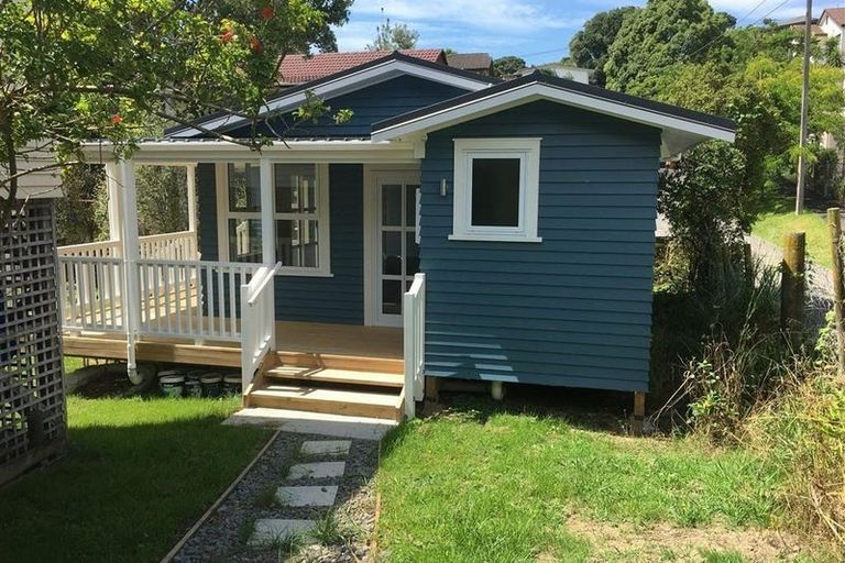 Photo of property in 12 Rossmore Terrace, Murrays Bay, Auckland, 0630