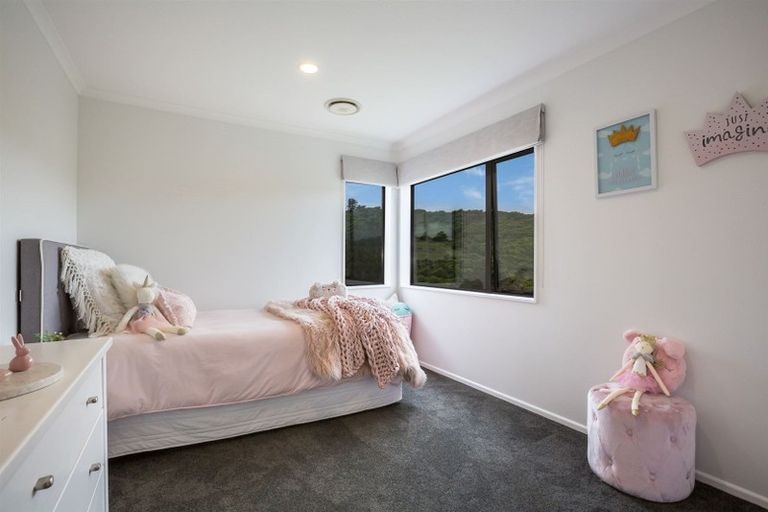 Photo of property in 59 Te Puia Drive, Aotea, Porirua, 5024