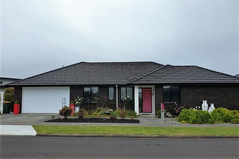 Photo of property in 61 Links Drive, Waiwhakaiho, New Plymouth, 4312