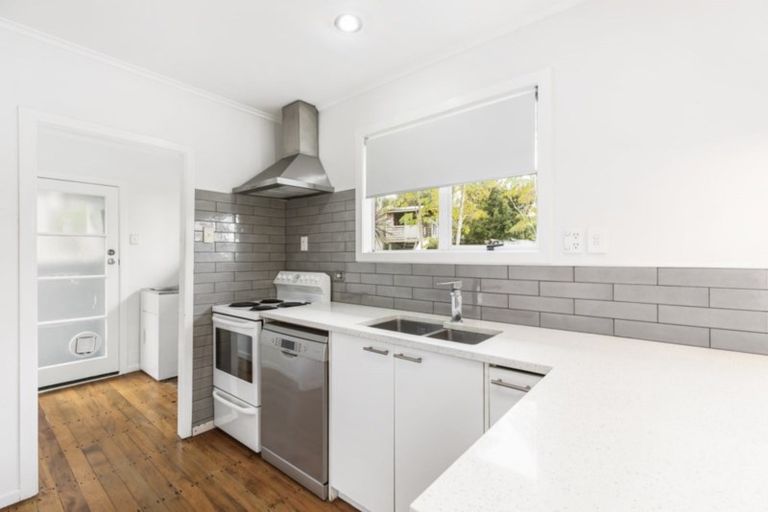 Photo of property in 2/710 Beach Road, Browns Bay, Auckland, 0630