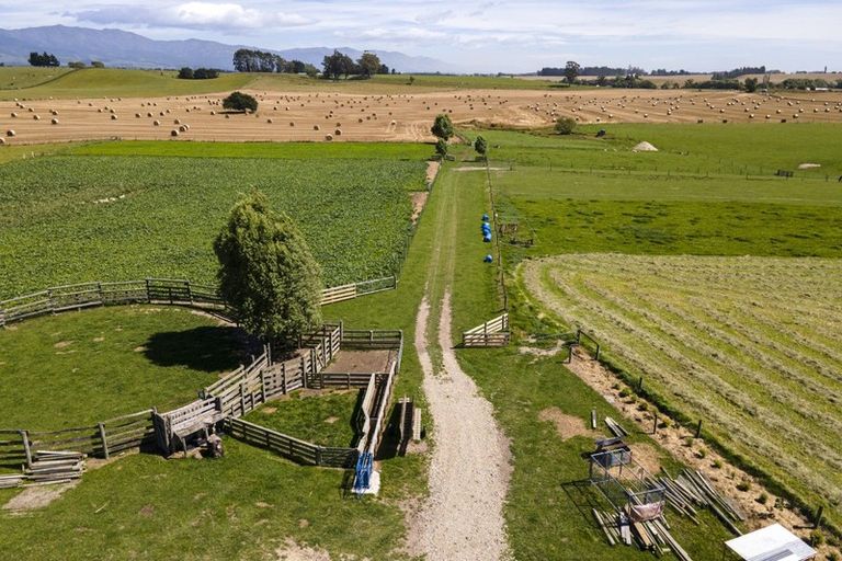 Photo of property in 429 Timaru Road, Waimate, 7978