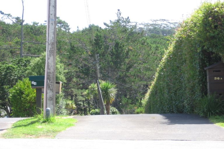 Photo of property in 2/36 Aberdeen Road, Campbells Bay, Auckland, 0620