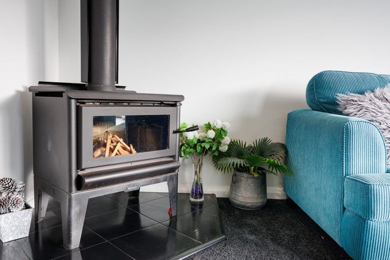 Photo of property in 59 Liberty Grove, Kelvin Grove, Palmerston North, 4414