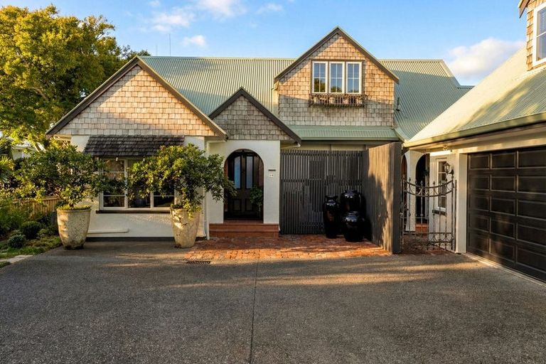 Photo of property in 16 Hinewa Road, Otumoetai, Tauranga, 3110