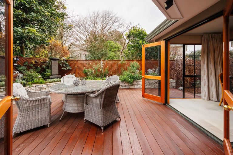 Photo of property in 12a Montgomery Terrace, Hokowhitu, Palmerston North, 4410
