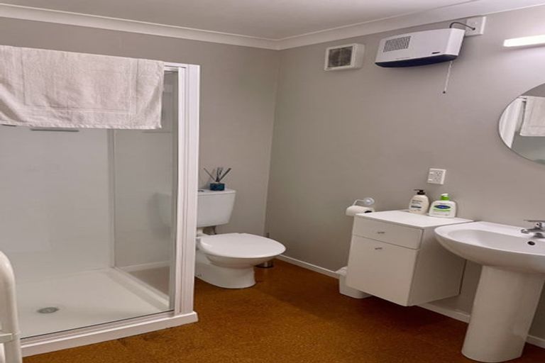 Photo of property in 10 Helen Street, Brooklyn, Wellington, 6021