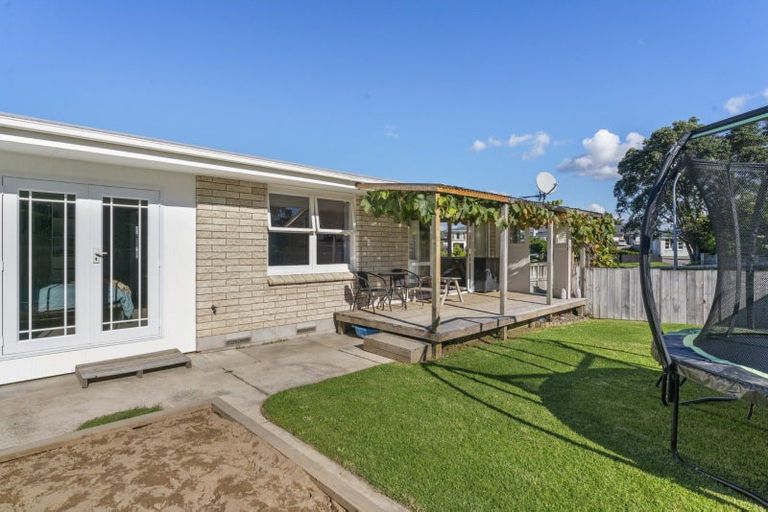 Photo of property in 1 Highfield Crescent, Brookfield, Tauranga, 3110