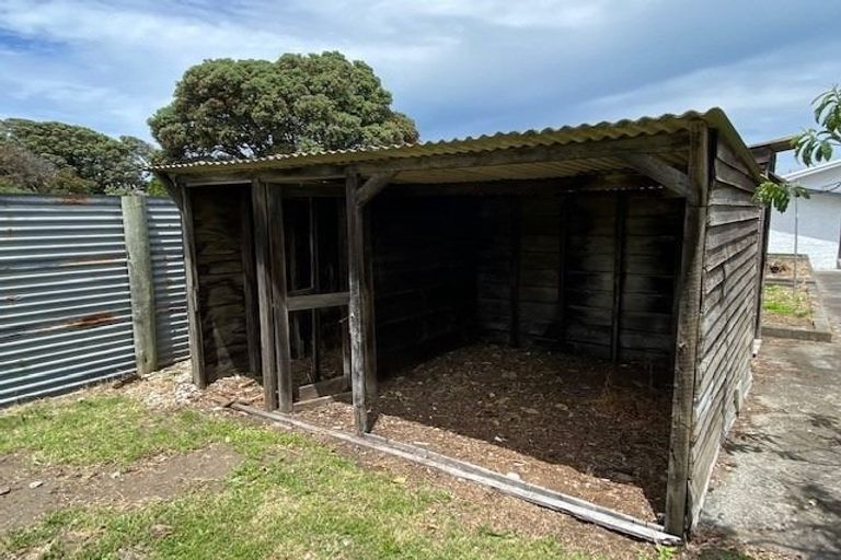 Photo of property in 4 Westbourne Terrace, Castlecliff, Whanganui, 4501