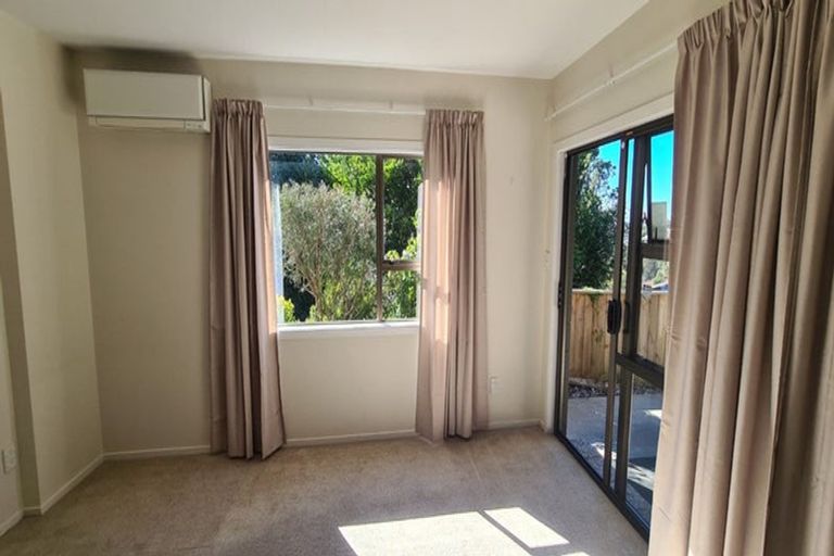 Photo of property in 16 Valdese Rise, Browns Bay, Auckland, 0630