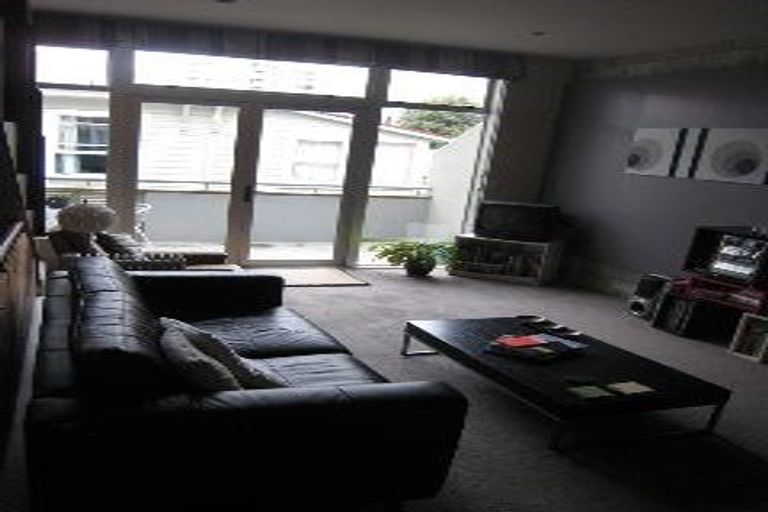 Photo of property in Mondrian Townhouses, 9/24 Hanson Street, Mount Cook, Wellington, 6021