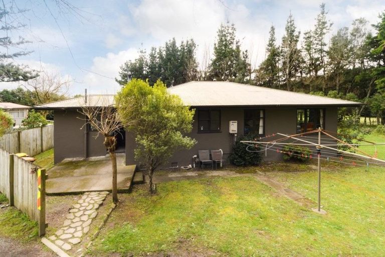 Photo of property in 19 Hewitts Road, Linton, Palmerston North, 4472