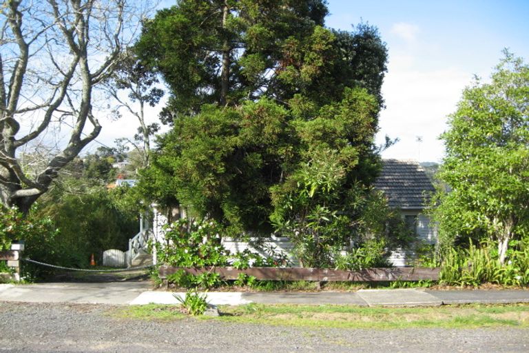 Photo of property in 56 Mcentee Road, Waitakere, Auckland, 0816