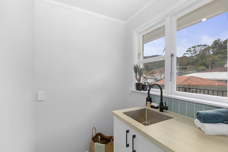 Photo of property in 2 Bella Grove, Naenae, Lower Hutt, 5011