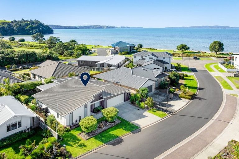 Photo of property in 6 Trevally Place, Snells Beach, 0920