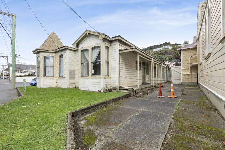Photo of property in 44 Kilbirnie Crescent, Kilbirnie, Wellington, 6022