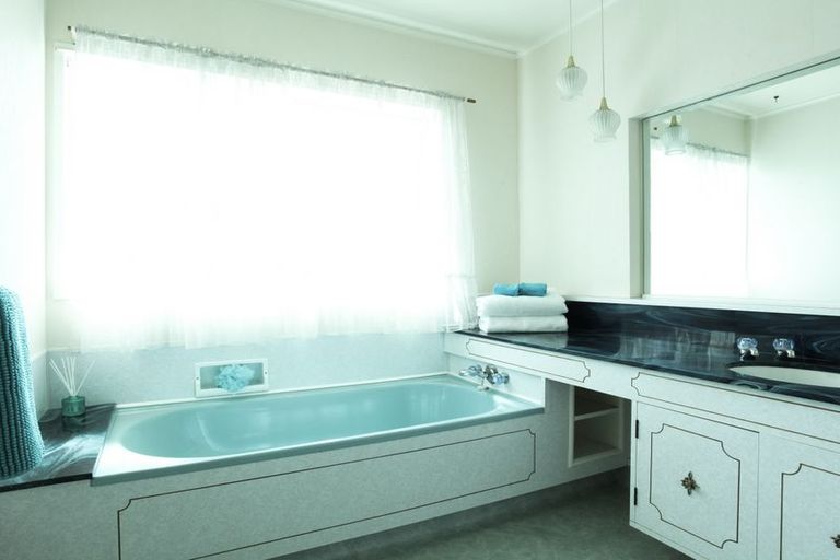 Photo of property in 2 Grassy Downs Place, St Andrews, Hamilton, 3200