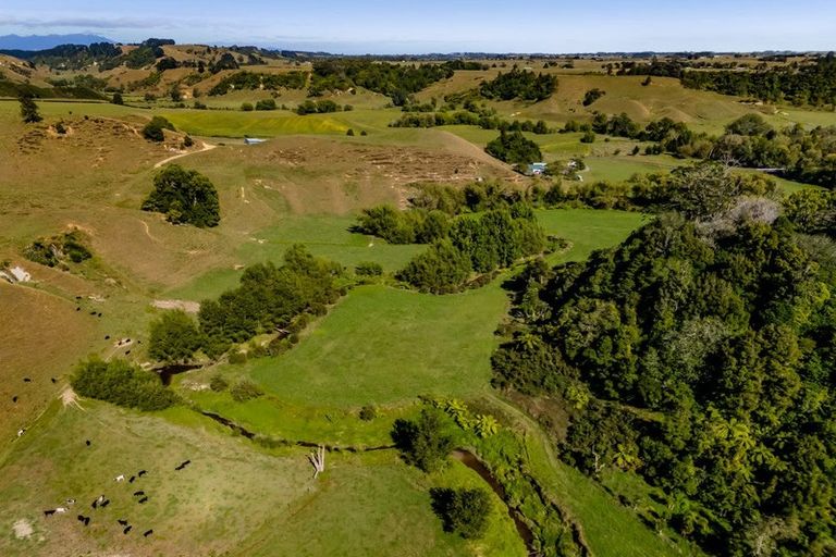 Photo of property in 427 Mataro Road, Onaero, Urenui, 4375