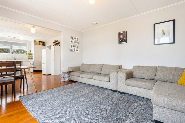 Photo of property in 14 Thomas Avenue, Te Atatu Peninsula, Auckland, 0610