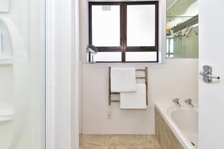 Photo of property in 1/42 Sutton Crescent, Papakura, 2110