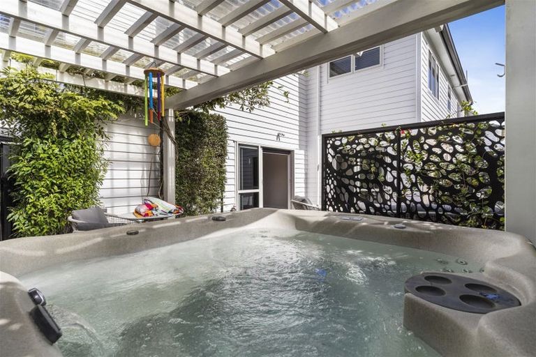 Photo of property in 80b Moore Street, Howick, Auckland, 2014