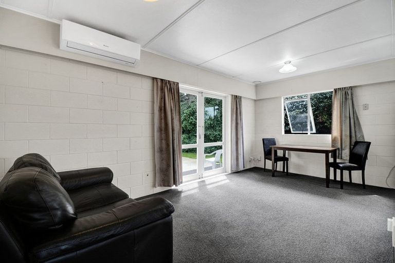 Photo of property in 4 Douglas Street, Hawera, 4610