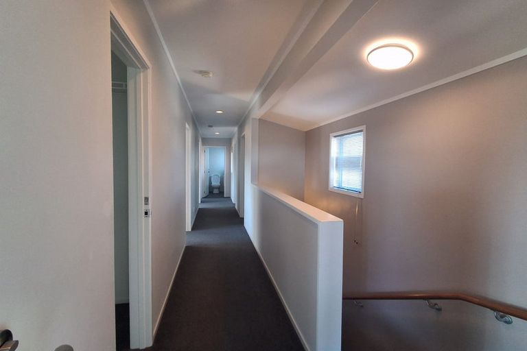 Photo of property in 42a Sunset Road, Unsworth Heights, Auckland, 0632