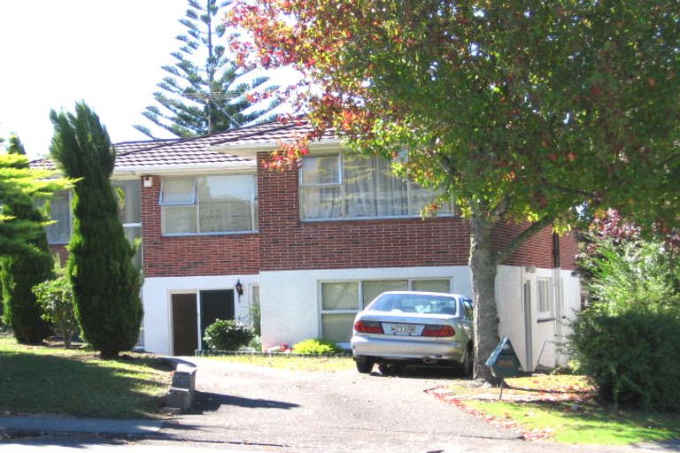 Photo of property in 8 Fowey Avenue, Te Atatu South, Auckland, 0610