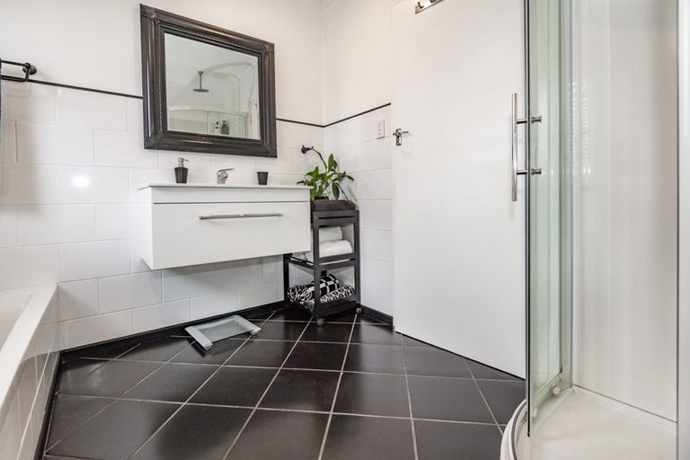 Photo of property in 108 Conway Street, Mayfair, Hastings, 4122