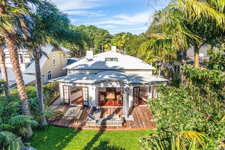 Photo of property in 9 Arawa Avenue, Devonport, Auckland, 0624