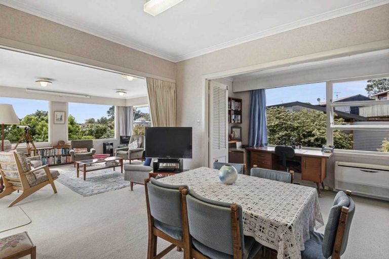 Photo of property in 1 Elizabeth Place, Mairangi Bay, Auckland, 0630