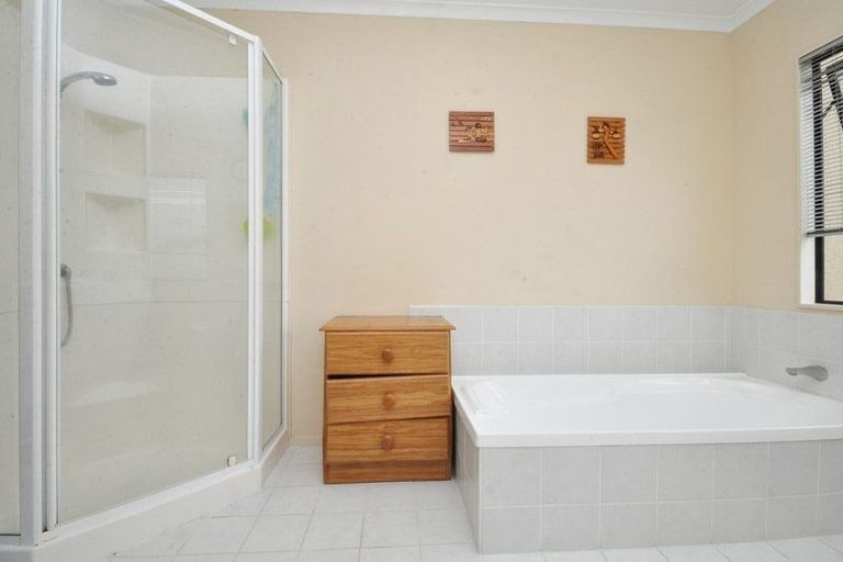 Photo of property in 27c Challinor Street, Pakuranga, Auckland, 2010