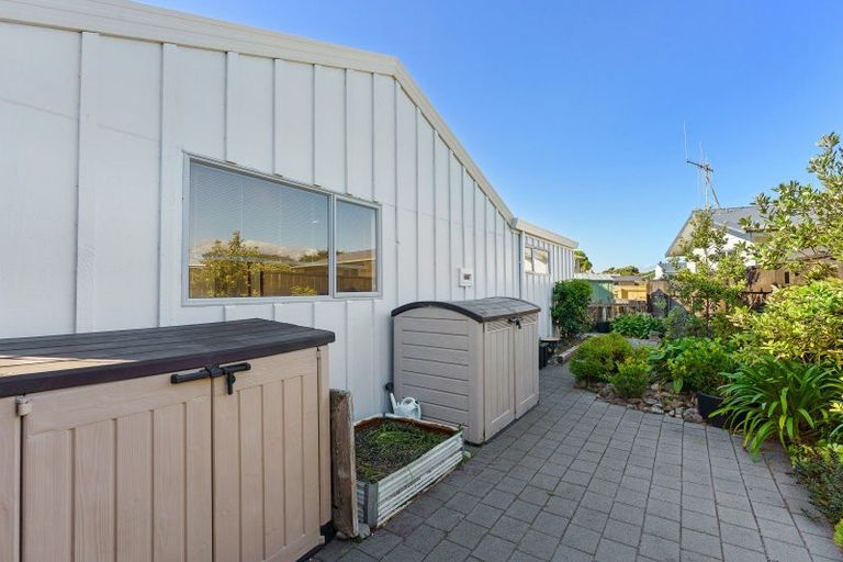 Photo of property in 12 Scott Avenue, Otaki Beach, Otaki, 5512