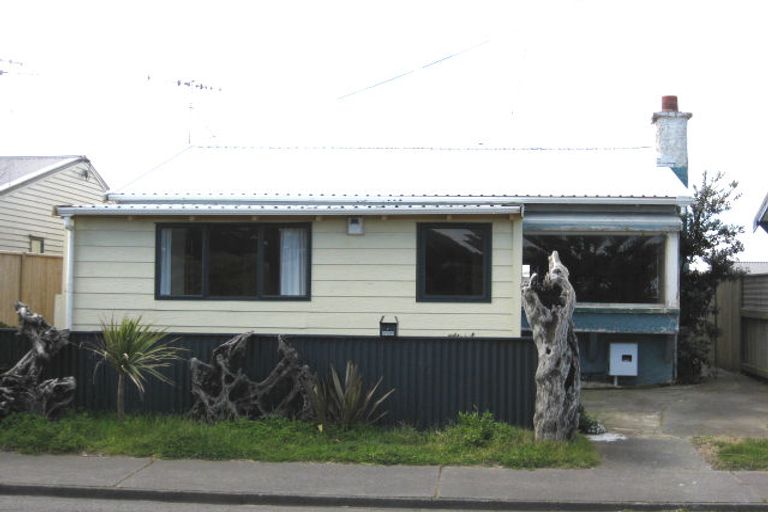 Photo of property in 4 Seafront Road, Castlecliff, Whanganui, 4501
