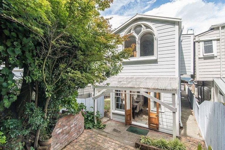Photo of property in 266 The Terrace, Te Aro, Wellington, 6011