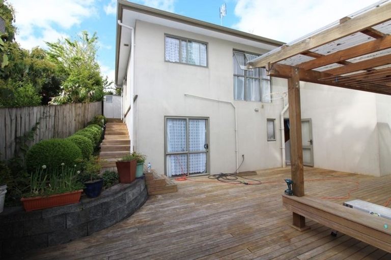 Photo of property in 18a Ennis Avenue, Pakuranga Heights, Auckland, 2010