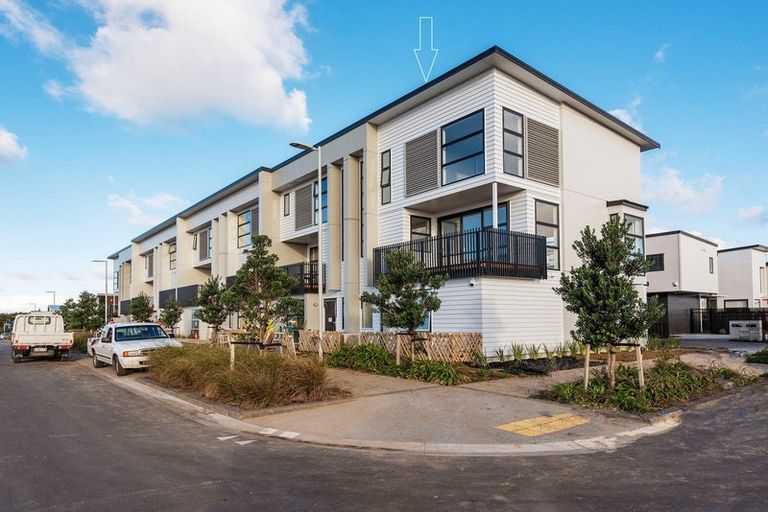 Photo of property in 75 Glidepath Road, Hobsonville, Auckland, 0616