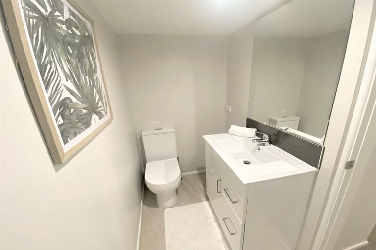 Photo of property in 76 Mount Pleasant Road, Mount Pleasant, Christchurch, 8081