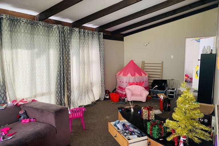 Photo of property in 128 Farquhar Road, Glendene, Auckland, 0602