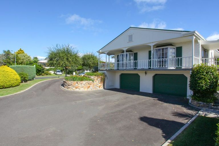 Photo of property in 2 Grassy Downs Place, St Andrews, Hamilton, 3200