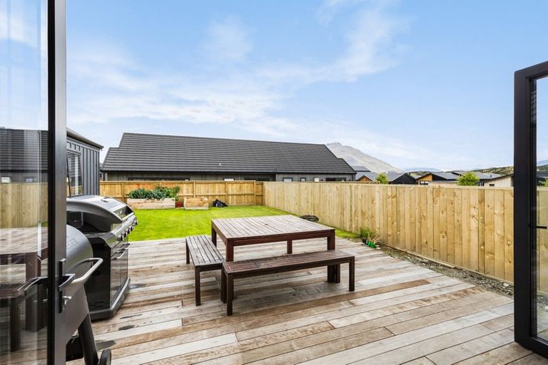 Photo of property in 37 Bannister Street, Jacks Point, Queenstown, 9371