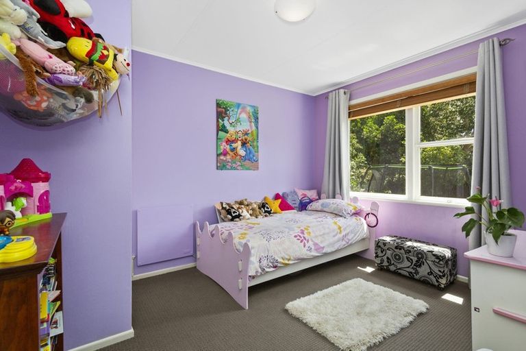 Photo of property in 15 Cherry Blossom Grove, Maungaraki, Lower Hutt, 5010