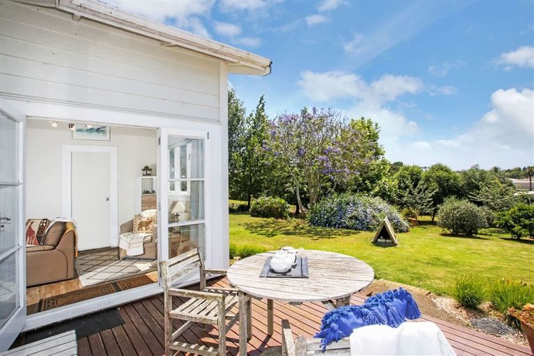 Photo of property in 1 Rifle Range Road, Pukekohe, 2676