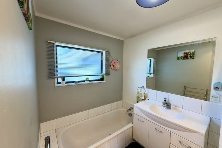 Photo of property in 91 Hillcrest Avenue, Hillcrest, Auckland, 0627