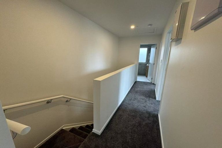 Photo of property in 11b Mawney Road, Henderson, Auckland, 0610