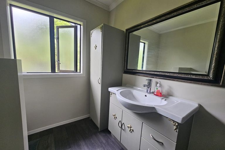 Photo of property in 855 Makerua Road, Tokomaru, Palmerston North, 4474