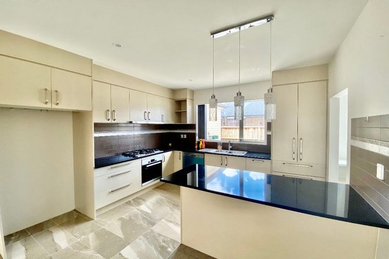 Photo of property in 28 Wellfield Drive, Papakura, 2110