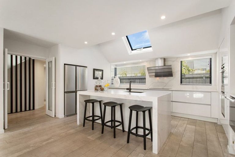 Photo of property in 2a Wairarapa Terrace, Merivale, Christchurch, 8014